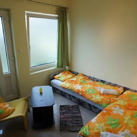 Apartment- Golden 2